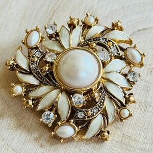 VTG Monet pearl Crystal Brooch Rhinestone gold tone designer Signed jeweled rare